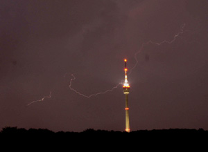 Blitzeinschlag Fernsehturm Stuttgart