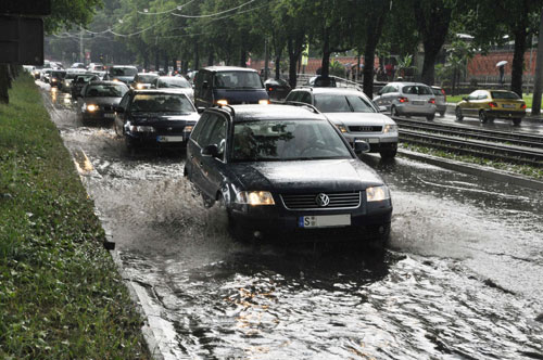 Extremwetter am 21. Mai 2011 in Bad Cannstatt: ein heftiges Unwetter brachte Platzregen und Hagel