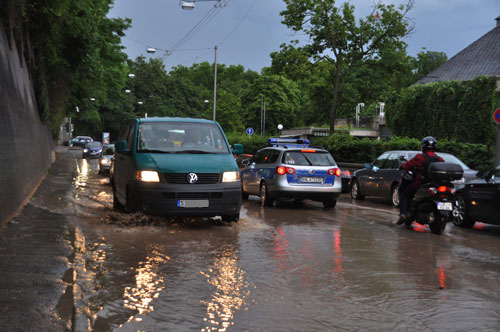 Extremwetter am 05. Juni 2011 in Stuttgart: ein heftiges Unwetter brachte Platzregen und Hagel