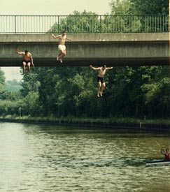 Sprung in den Neckar, fotoagentur stuttgart