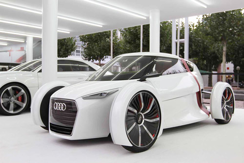 IAA 2011 mit 1012 Ausstellern und 183 Weltpremieren