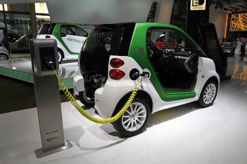 IAA 2011 mit 1012 Ausstellern und 183 Weltpremieren