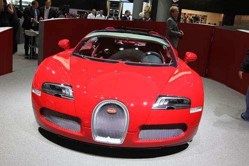 IAA 2011 mit 1012 Ausstellern und 183 Weltpremieren