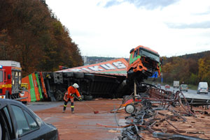 LKW-Unfall auf der A8 bei Stuttgart am 04. November 2009