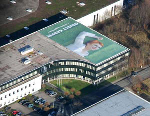 Object Carpet Willkommensgru&szlig; am Stuttgarter Flughafen