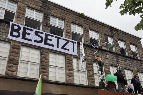 Montagsdemo: an diesem 26. Juli 2010 eskalierte die Situation mit einer Besetzung des Nordflügels