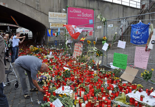 die LOVE PARADE 2010 endete mit einer Tragöde: bei der Massenpanik kamen 20 Menschen ums Leben