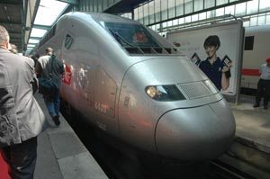 TGV im Stuttgarter Hauptbahnhof