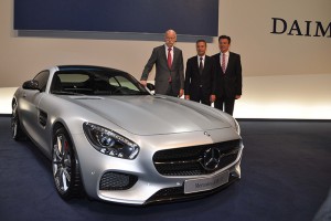 Konzernchef Zetsche will Daimler 2015 noch profitabler machen.