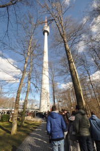 Langes warten für einen traumhaften Blick vom Fernsehturm am 12.02.2016. 