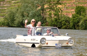 Automobile & Oldtimer - Amphicar auf dem Neckar