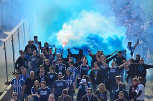 VfB vs. KSC - Fans in der Benzstraße am 09. April 2017. Foto: Andreas Rosar