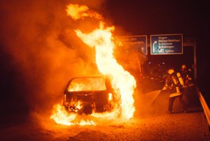 KFZ Brand auf der Autobahn. Foto © Andreas Rosar