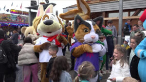 Maskottchen-Alarm für strahlende Augen auf dem Frühlingsfest