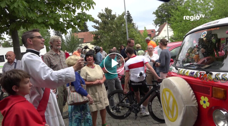 Regio TV: Diakon segnet Autos, Fahrräder und Bobby Cars