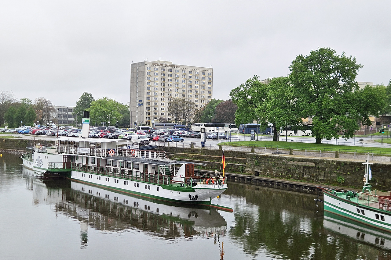 Das Hotel überzeugt vor allem durch seine Lage direkt an der Elbe, Foto: Andreas Rosar