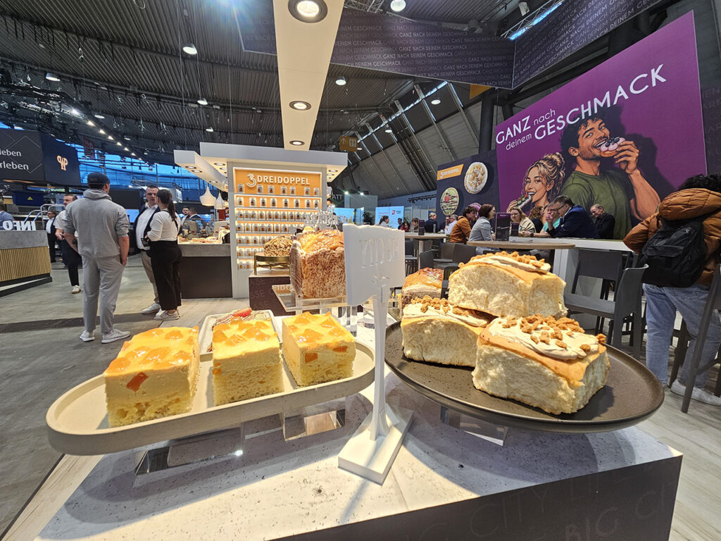 Noch bis Dienstag, 27. Oktober 2026, ist die Messe Stuttgart Treffpunkt der Bäcker- und Konditorenbranche: Die südback, nach eigenen Angaben die wichtigste europäische Fachmesse für Bäckerei und Konditorei, zeigt seit Samstag, 24. Oktober 2026, was das Backhandwerk von morgen bewegt. Foto: Andreas Rosar, Fotoagentur Stuttgart