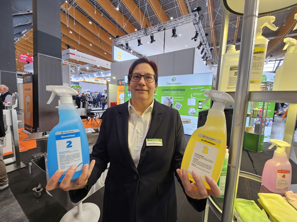 im Bild: Frau Ingrid Kleespies. Die Firma Renosan ist spezialisiert für hochwertige Reinigungsmittel in Deutschland, Foto Andreas Rosar